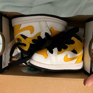 Baby Jordan’s size 2c